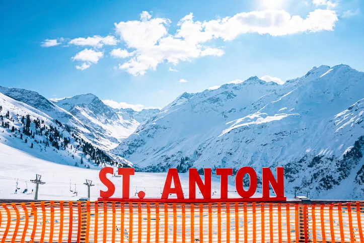 Ontdek Sankt Anton am Arlberg: skiën, après-ski en pure bergmagie